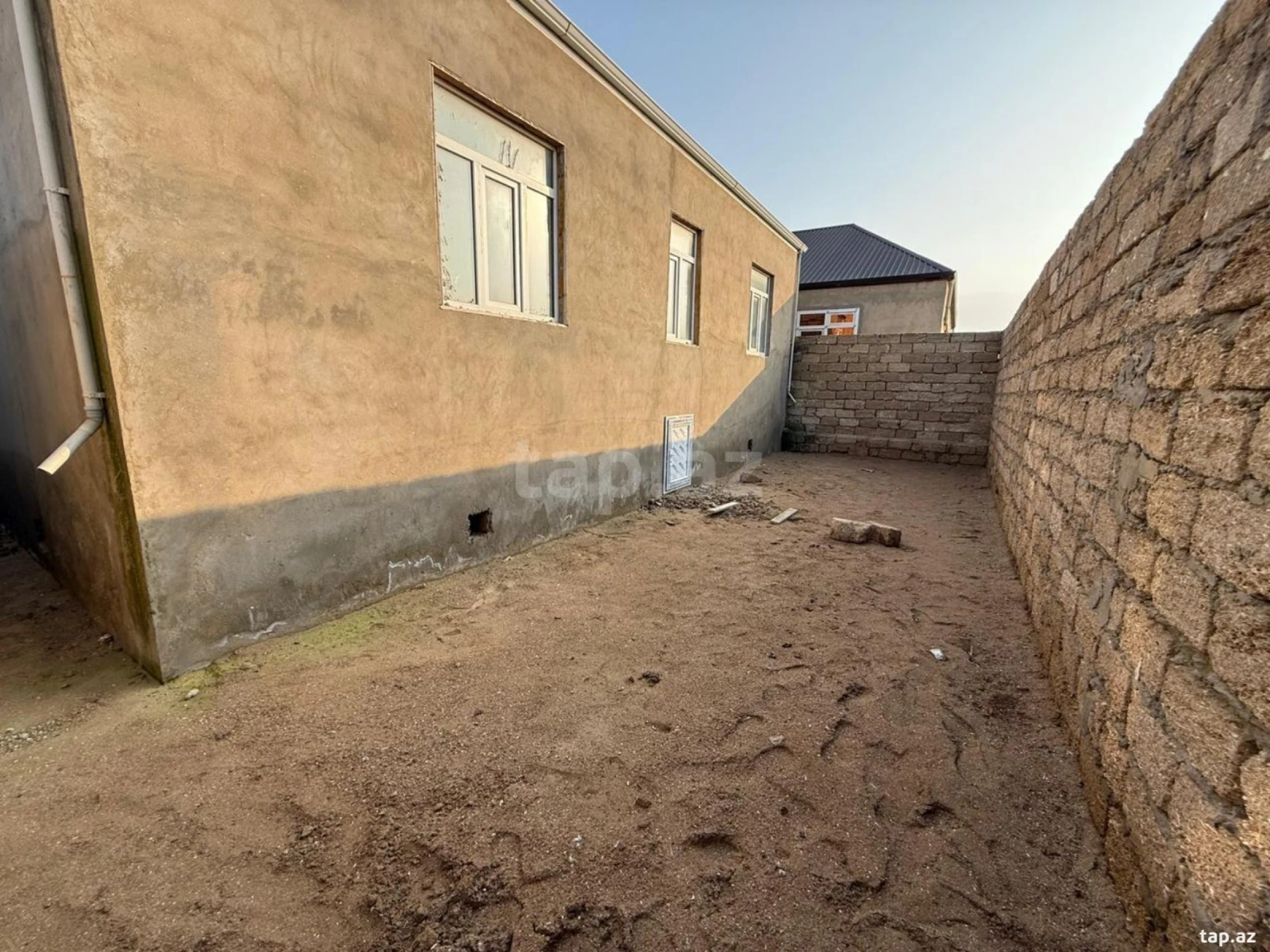 Satılır 4 otaqlı həyət evi