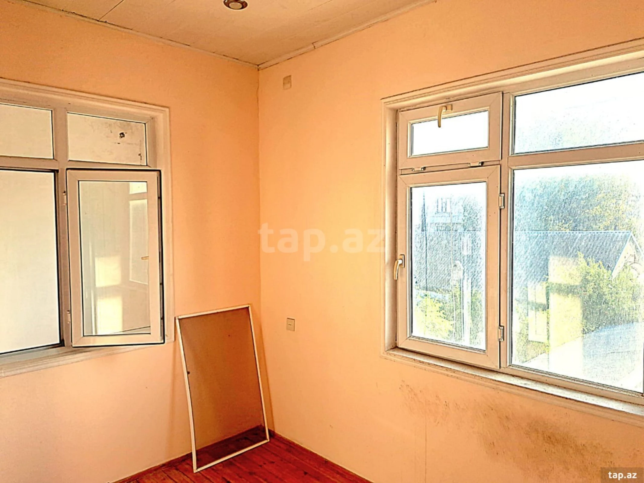 Satılır 11 otaqlı həyət evi 362 m²