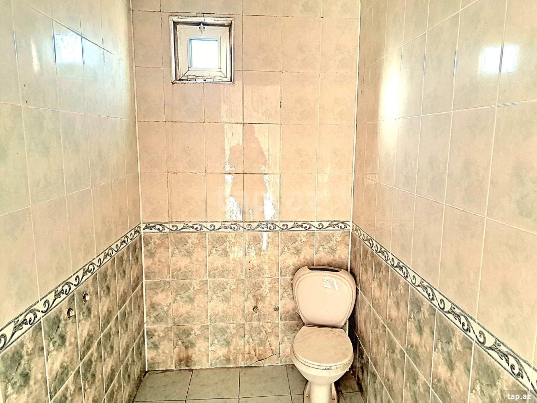 Satılır 11 otaqlı həyət evi 362 m²