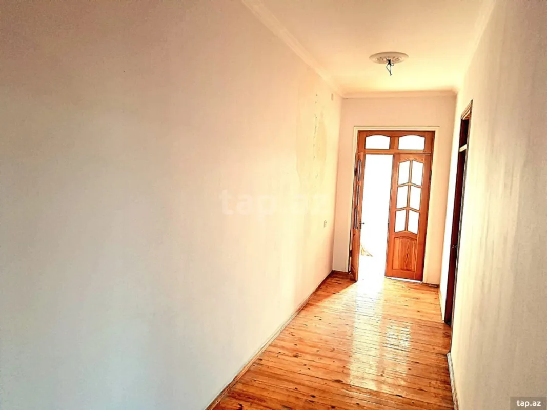 Satılır 11 otaqlı həyət evi 362 m²