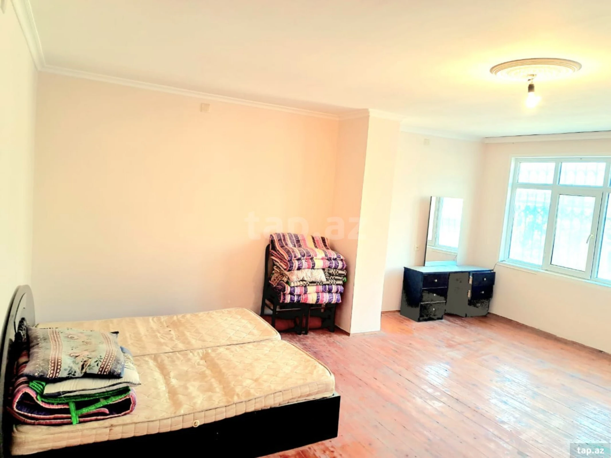 Satılır 11 otaqlı həyət evi 362 m²