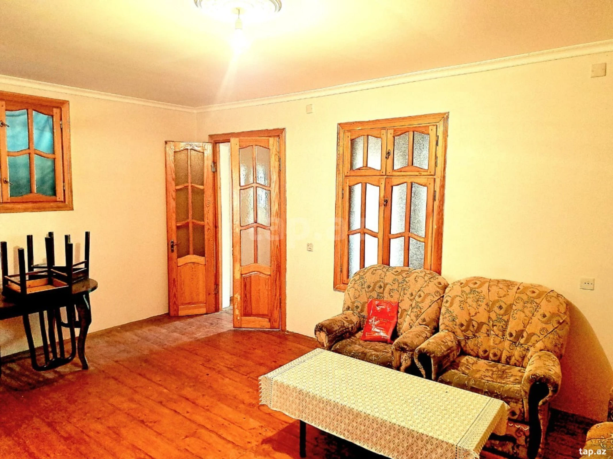 Satılır 11 otaqlı həyət evi 362 m²