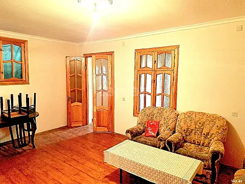 Satılır 11 otaqlı həyət evi 362 m²