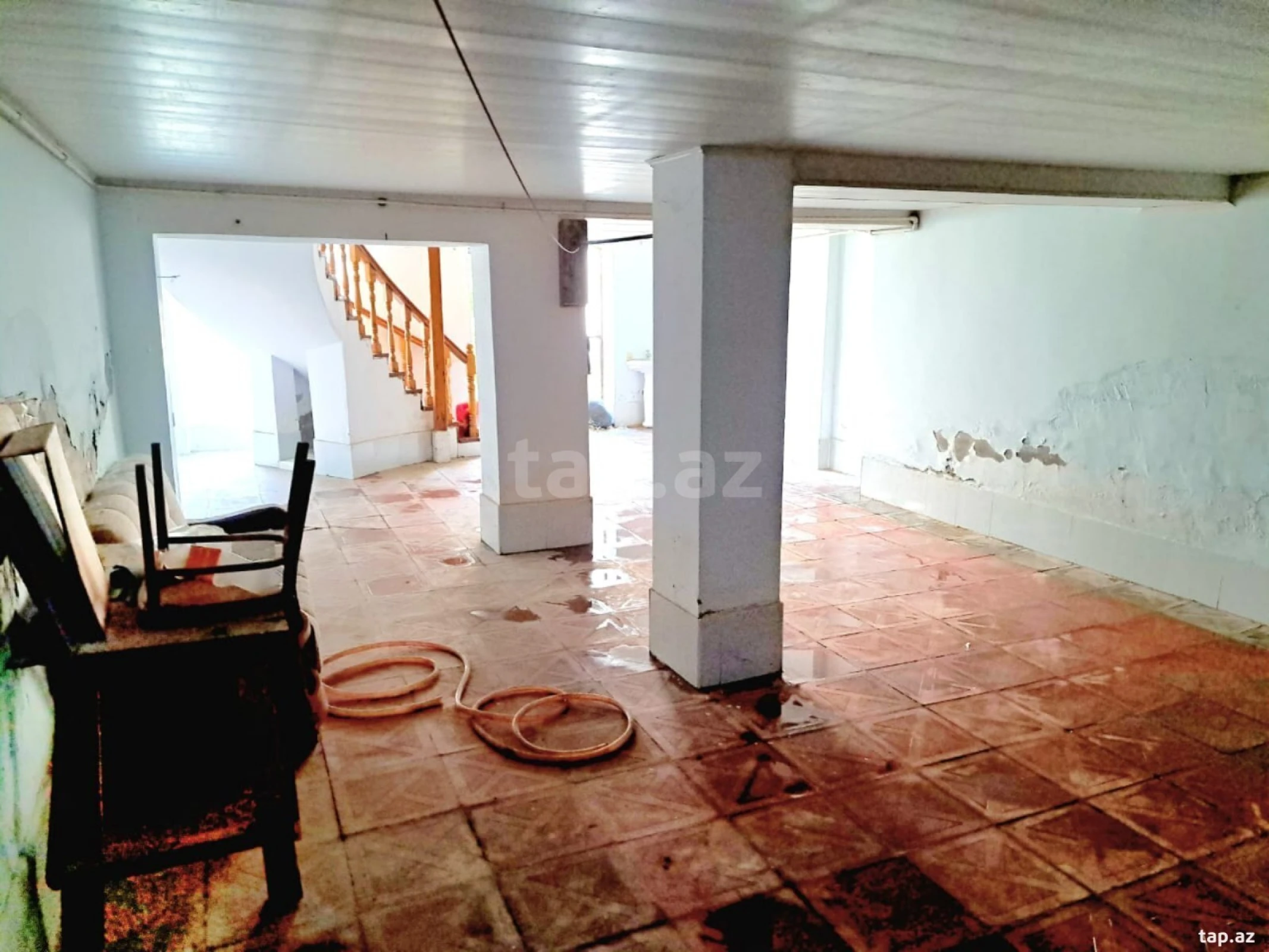 Satılır 11 otaqlı həyət evi 362 m²