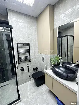 Kirayə verilir 3 otaqlı yeni tikili 150 m²