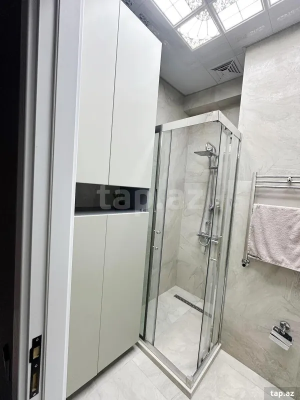 Kirayə verilir 3 otaqlı yeni tikili 150 m²