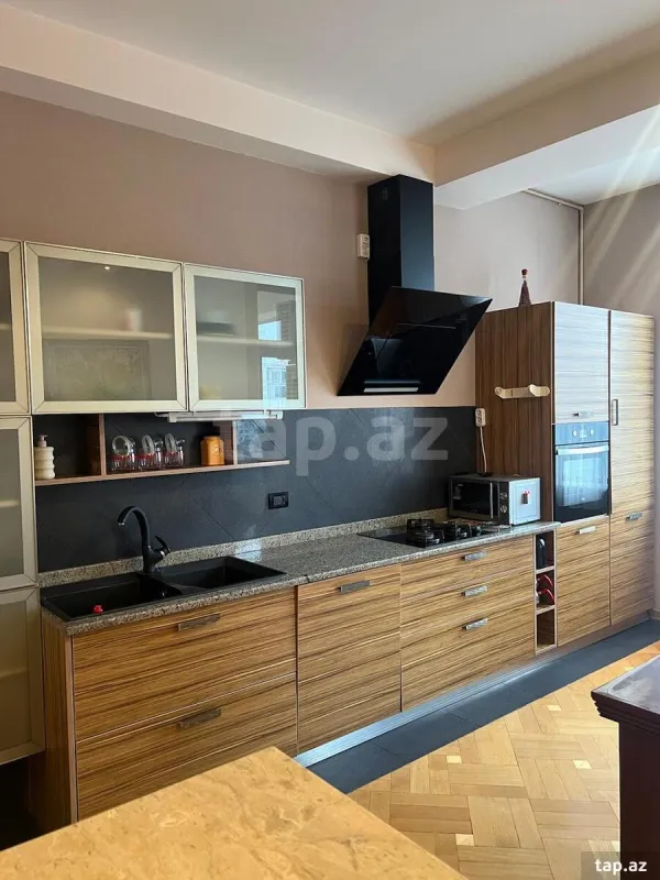 Kirayə verilir 3 otaqlı yeni tikili 117 m²