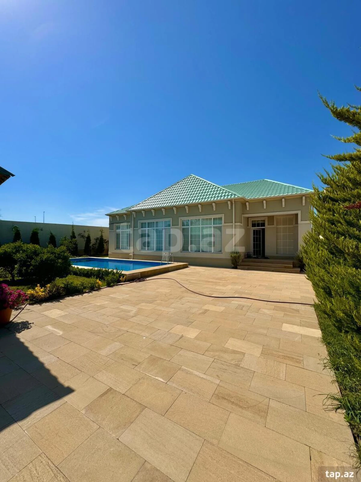 Satılır 4 otaqlı həyət evi