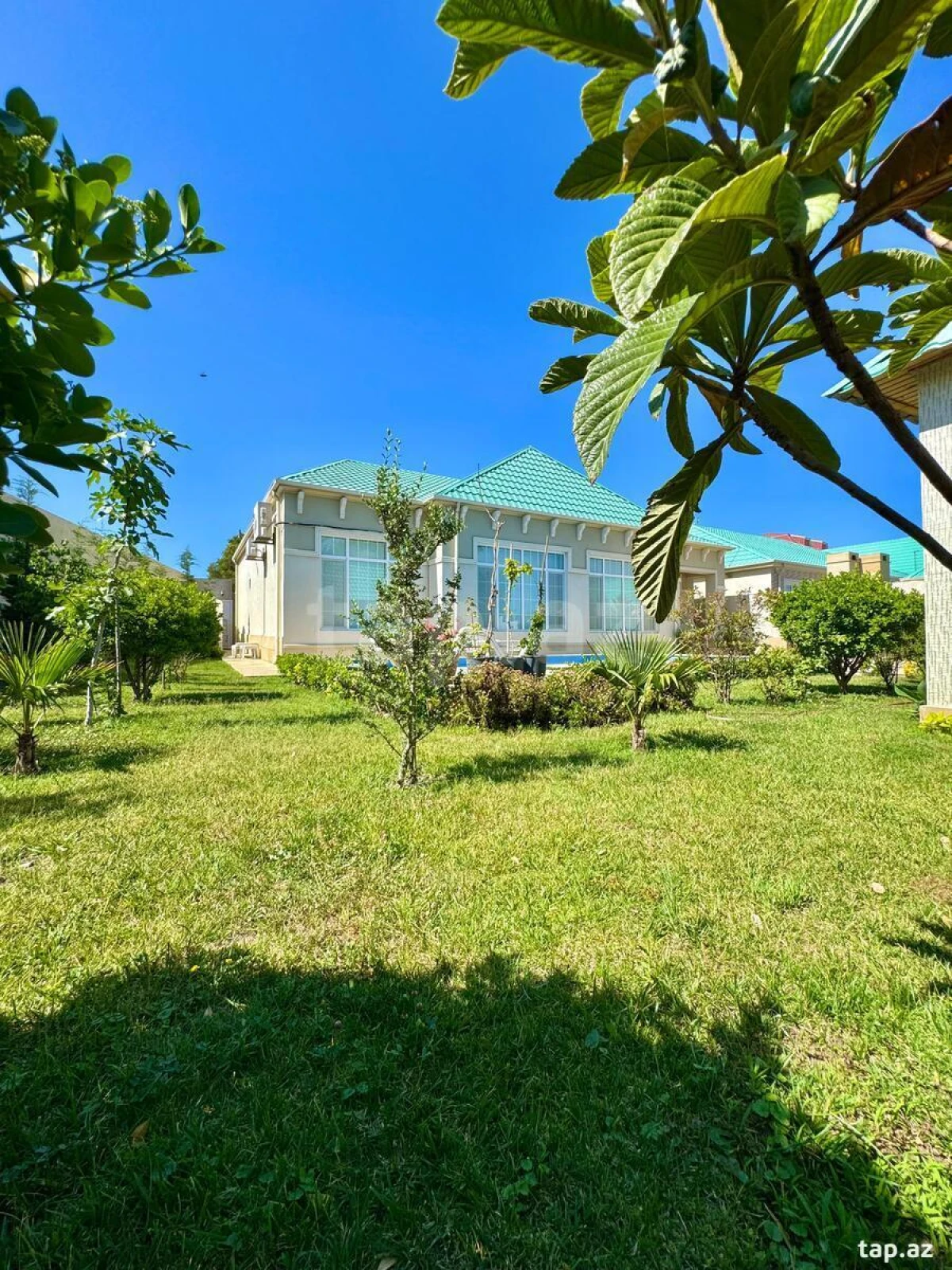 Satılır 4 otaqlı həyət evi