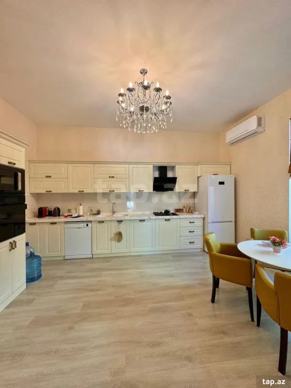 Satılır 4 otaqlı həyət evi