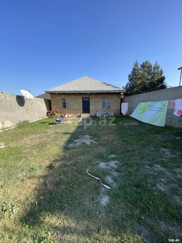 Satılır 4 otaqlı həyət evi 400 m²