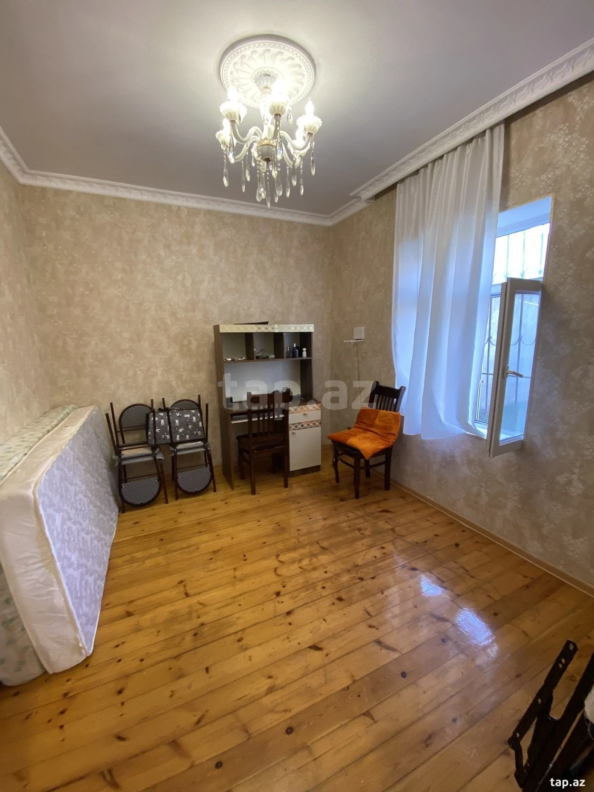 Satılır 4 otaqlı həyət evi 400 m²