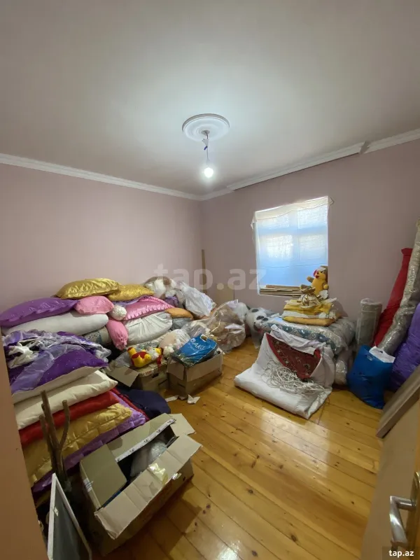 Satılır 4 otaqlı həyət evi 400 m²