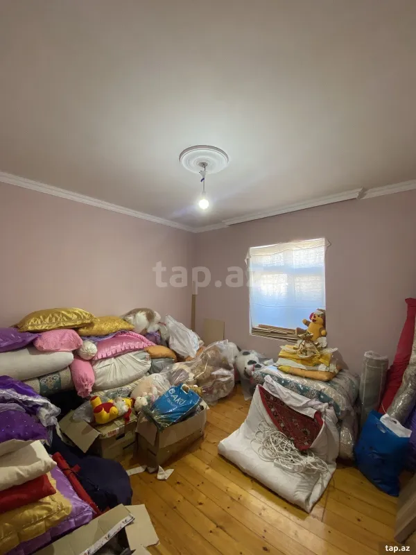 Satılır 4 otaqlı həyət evi