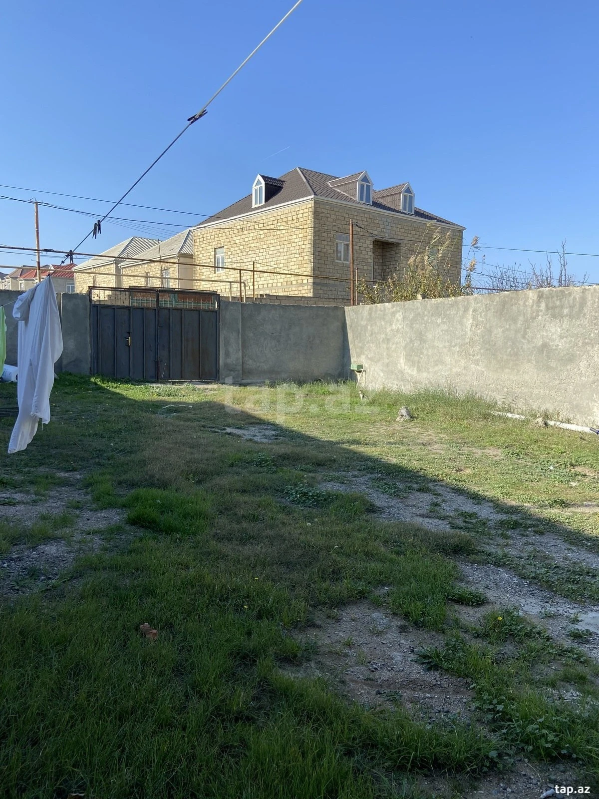 Satılır 4 otaqlı həyət evi