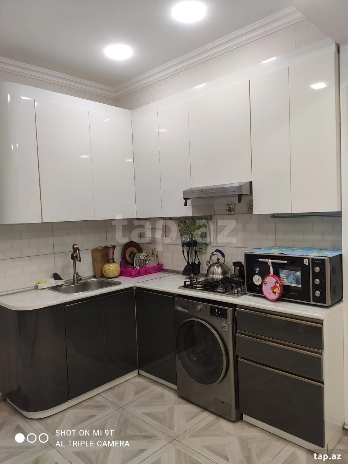 Kirayə verilir 3 otaqlı yeni tikili 99 m²