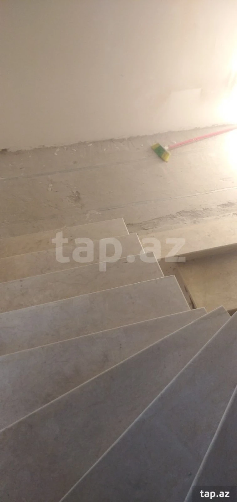 Satılır 7 otaqlı həyət evi