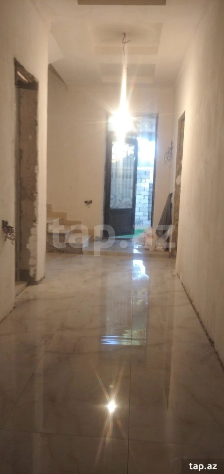 Satılır 7 otaqlı həyət evi