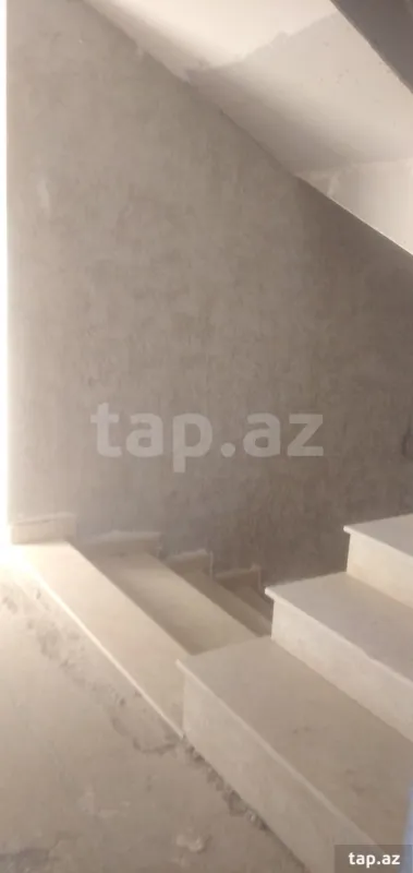 Satılır 7 otaqlı həyət evi