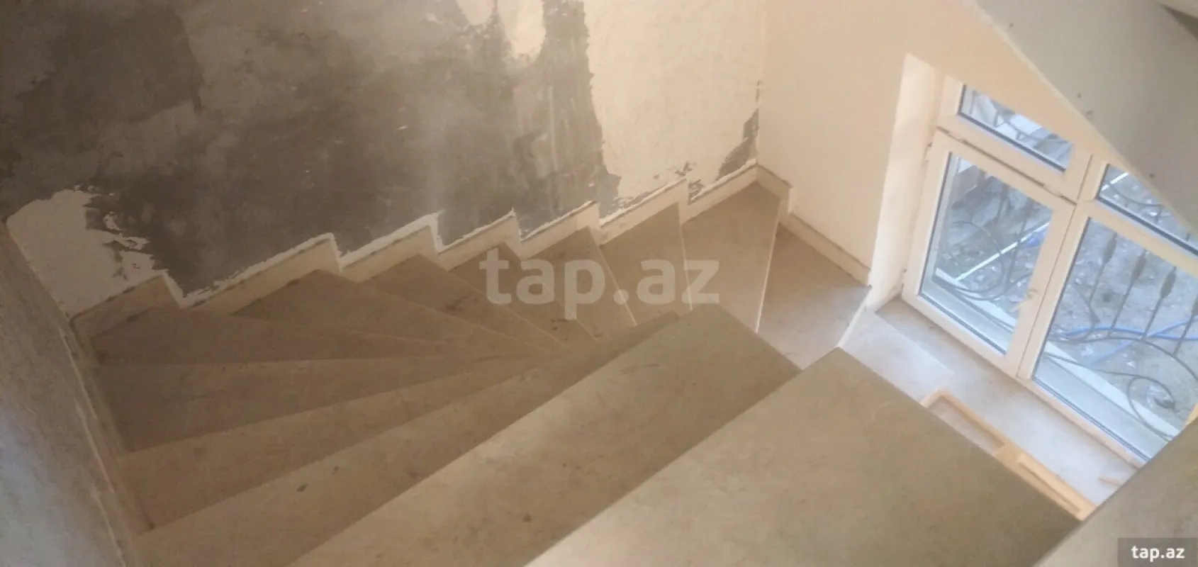 Satılır 7 otaqlı həyət evi