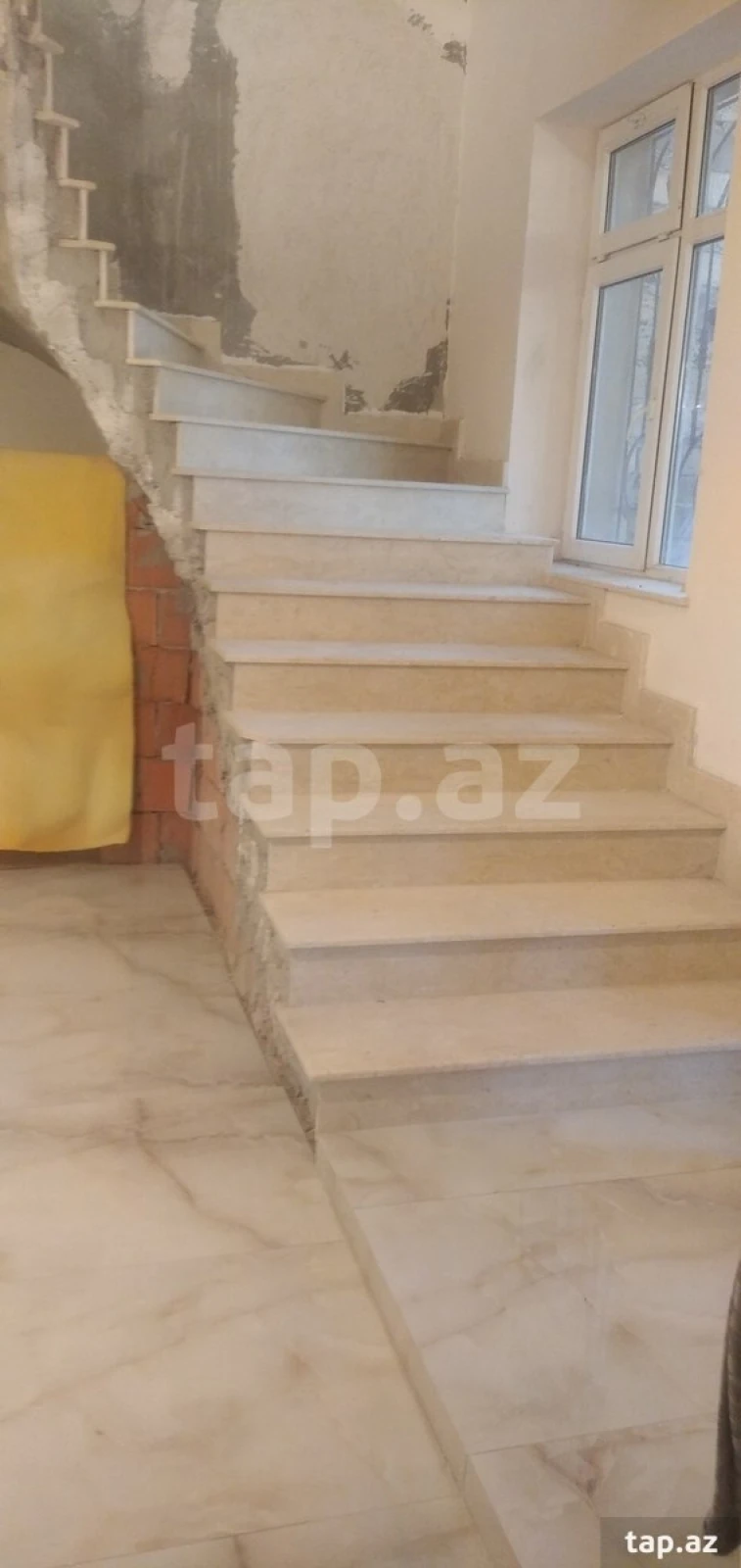 Satılır 7 otaqlı həyət evi