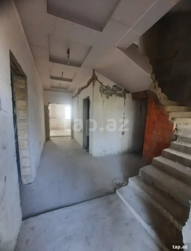 Satılır 7 otaqlı həyət evi