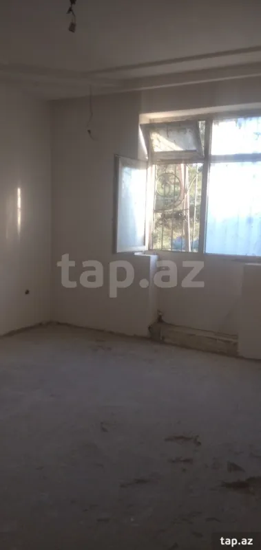 Satılır 7 otaqlı həyət evi