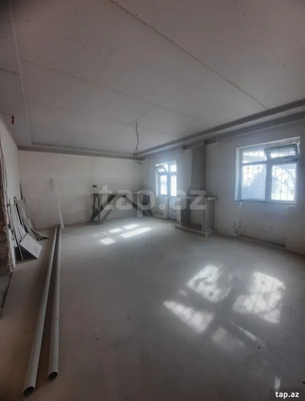 Satılır 7 otaqlı həyət evi