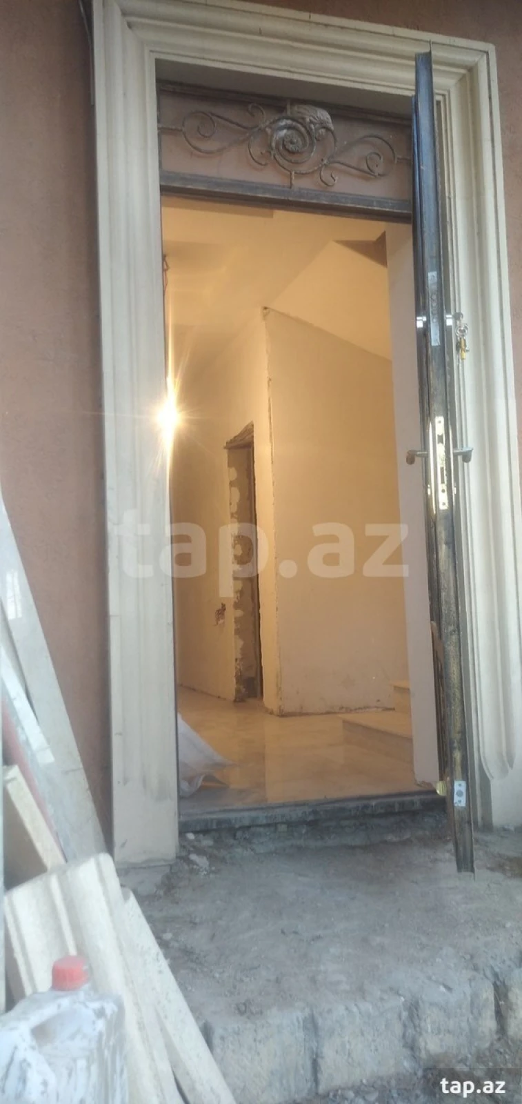 Satılır 7 otaqlı həyət evi