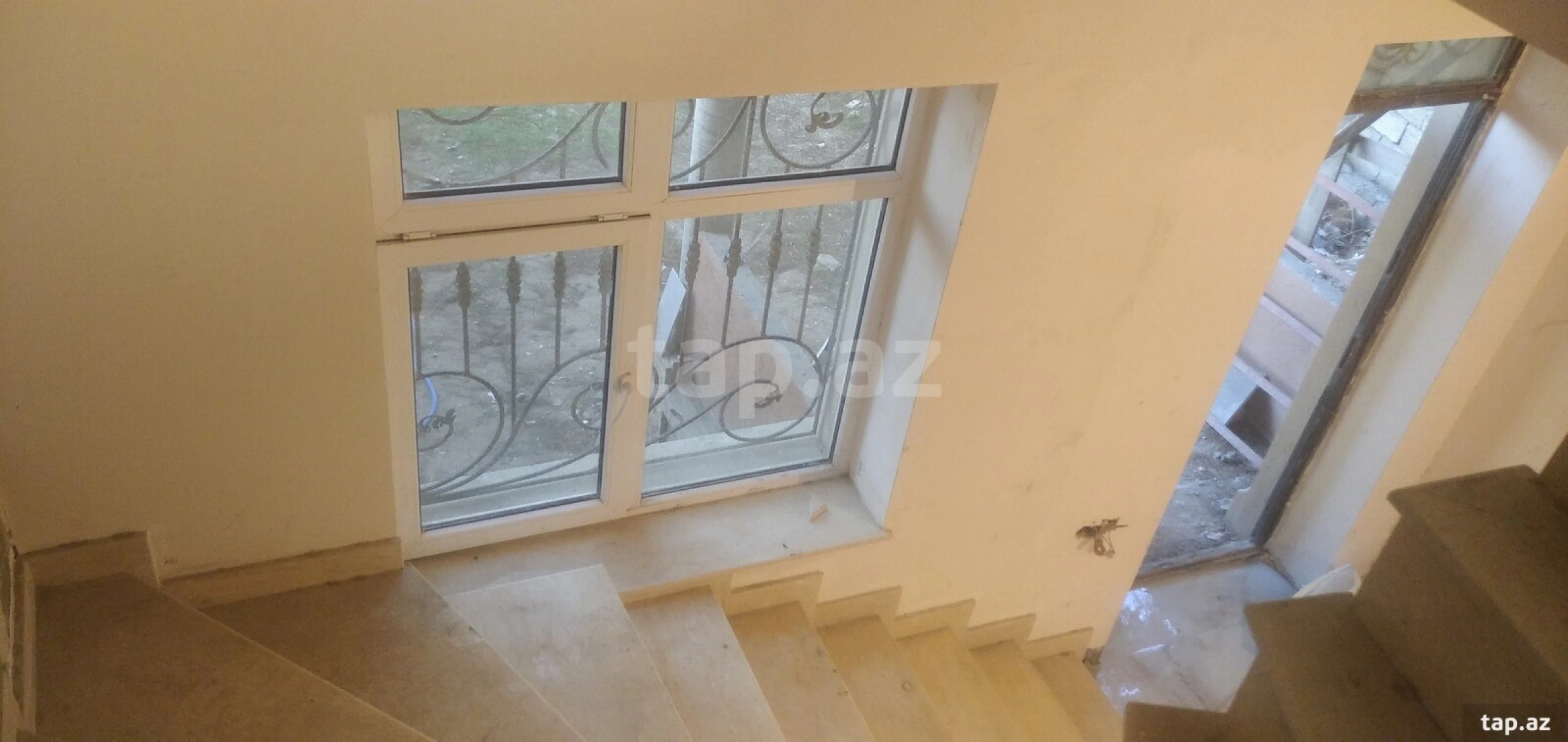 Satılır 7 otaqlı həyət evi