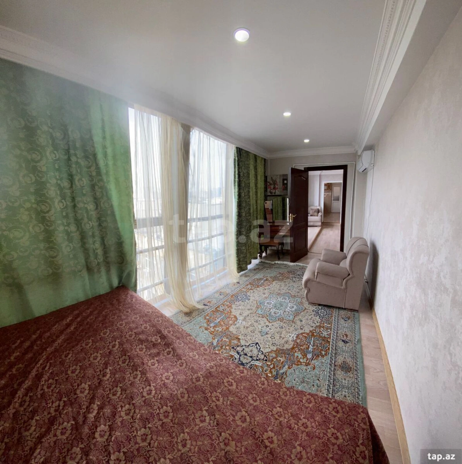 Kirayə verilir 3 otaqlı mənzil 120 m²