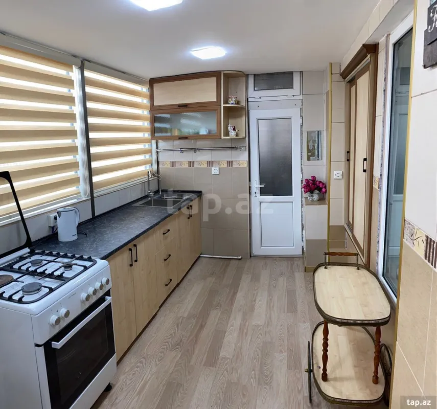 Kirayə verilir 3 otaqlı mənzil 120 m²