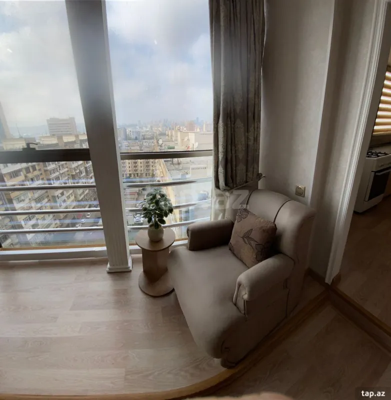 Kirayə verilir 3 otaqlı mənzil 120 m²
