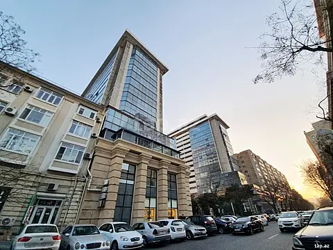 Kirayə verilir 3 otaqlı mənzil 120 m² — Bakı, Səbail 3 otaq 120.00 m²