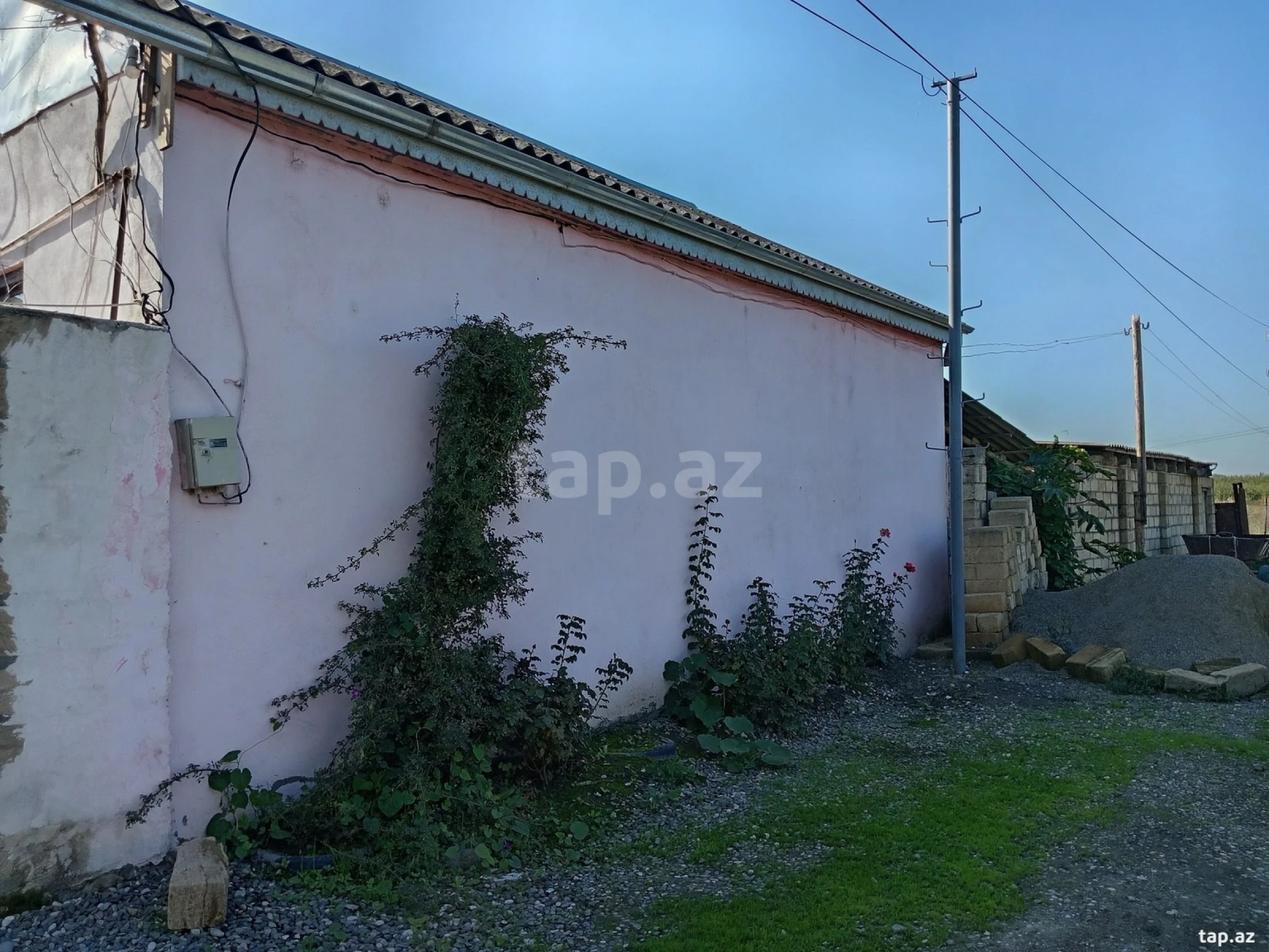 Satılır 2 otaqlı həyət evi