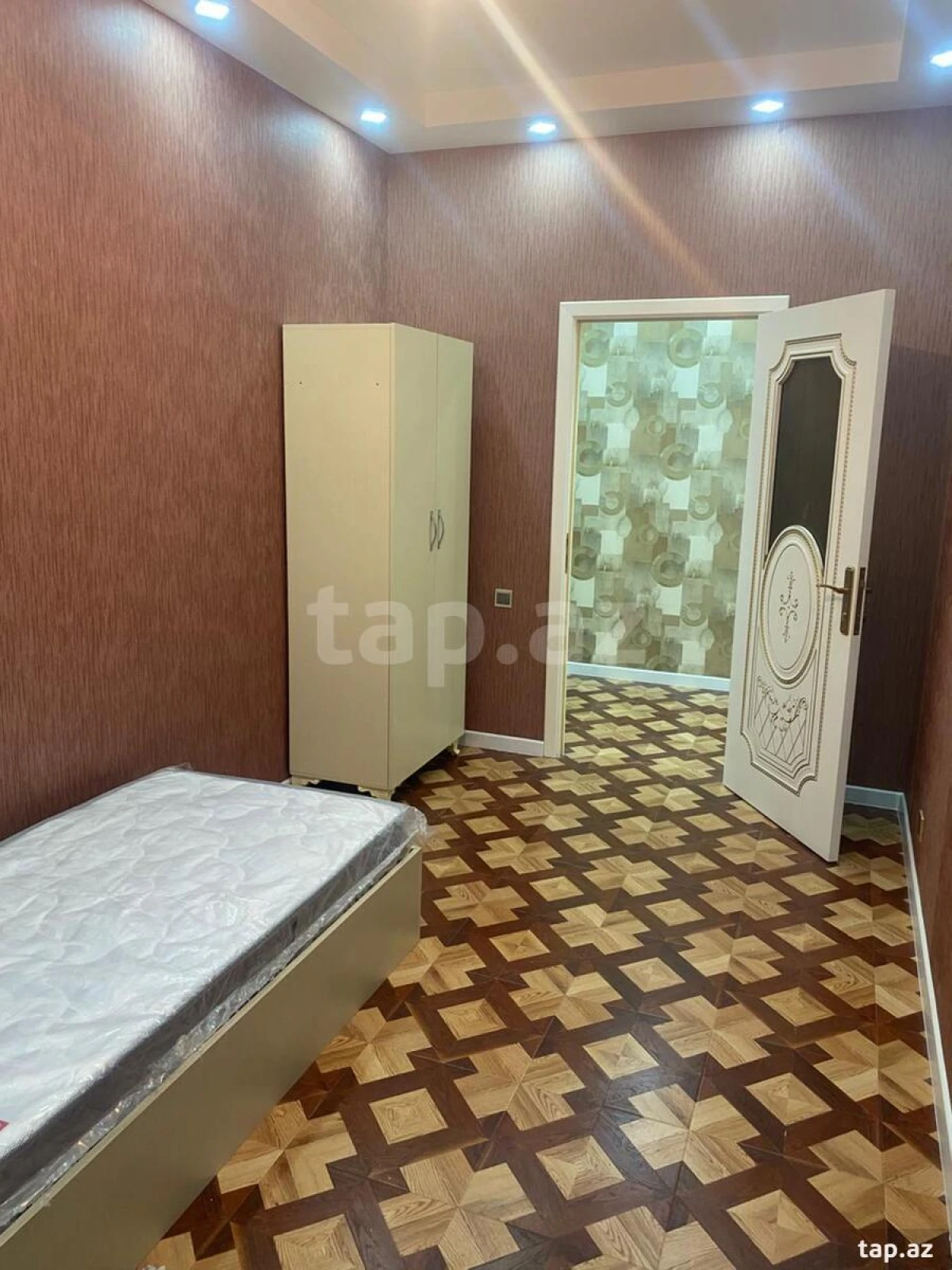 Kirayə verilir 3 otaqlı yeni tikili 100 m²