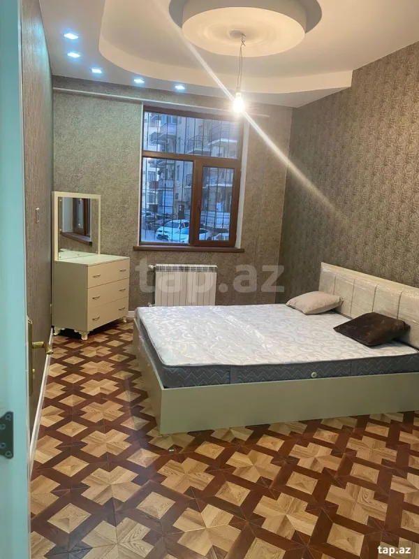 Kirayə verilir 3 otaqlı yeni tikili 100 m²