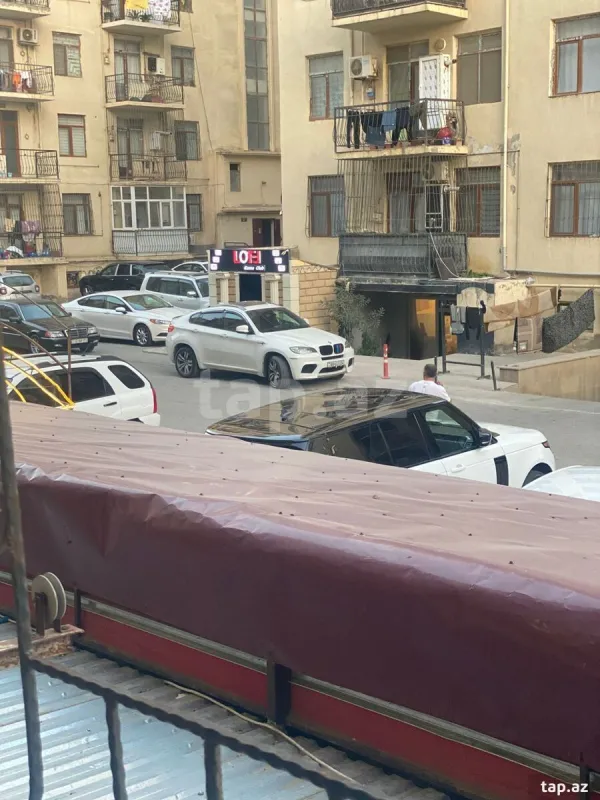 Kirayə verilir 3 otaqlı yeni tikili 100 m²