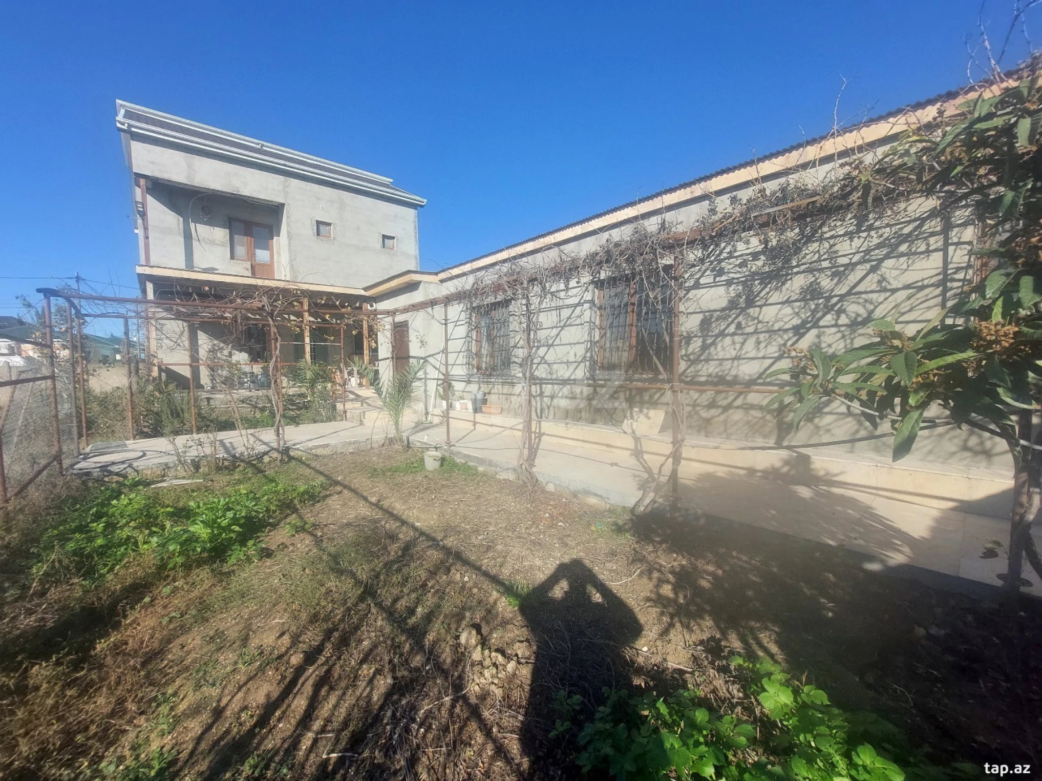 Satılır 5 otaqlı həyət evi