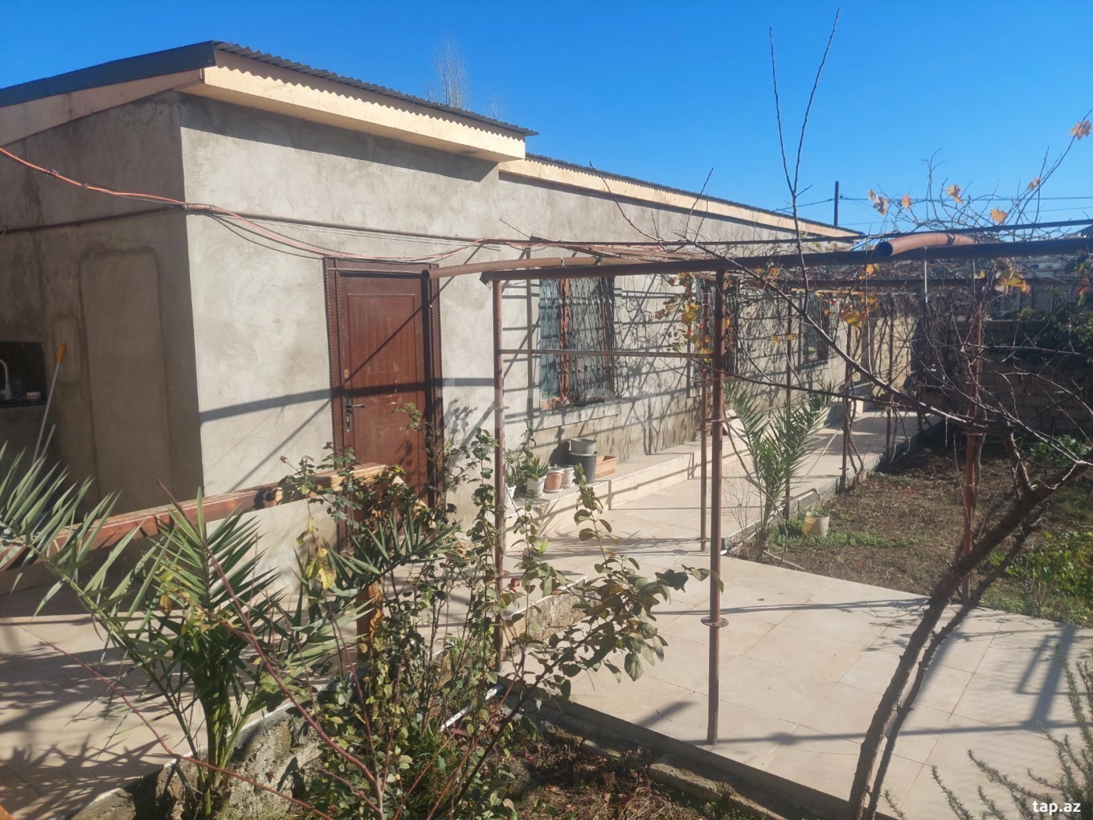 Satılır 5 otaqlı həyət evi