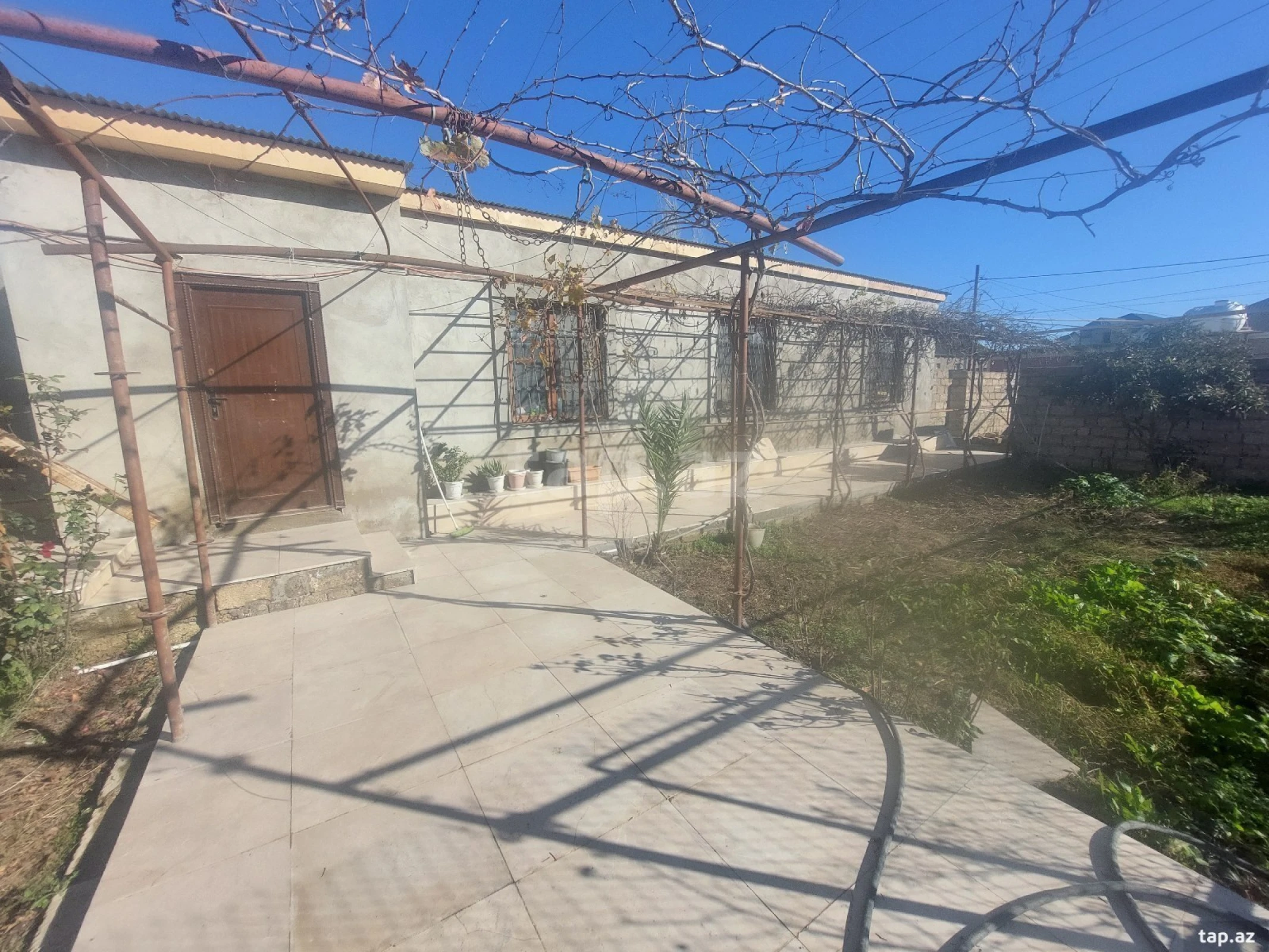 Satılır 5 otaqlı həyət evi