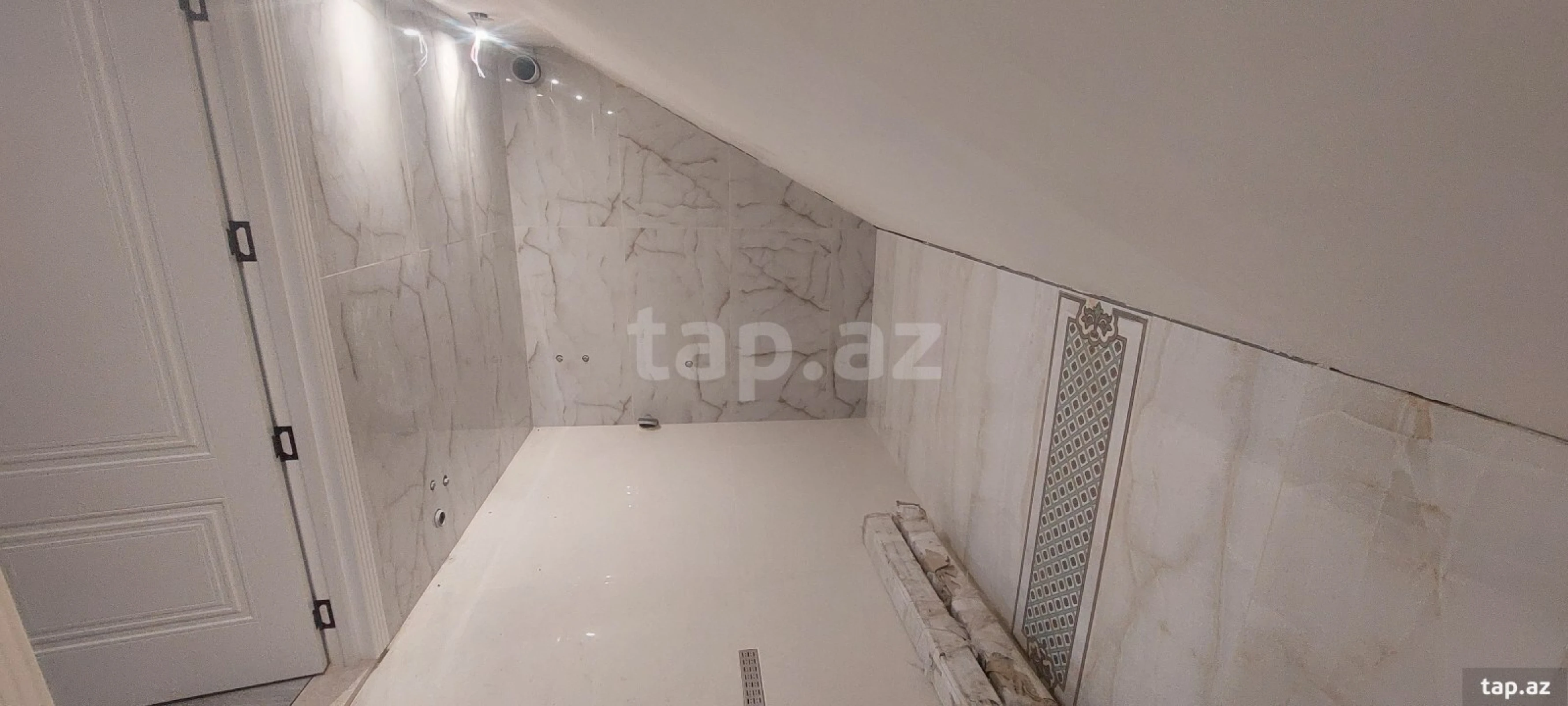 Satılır 5 otaqlı həyət evi