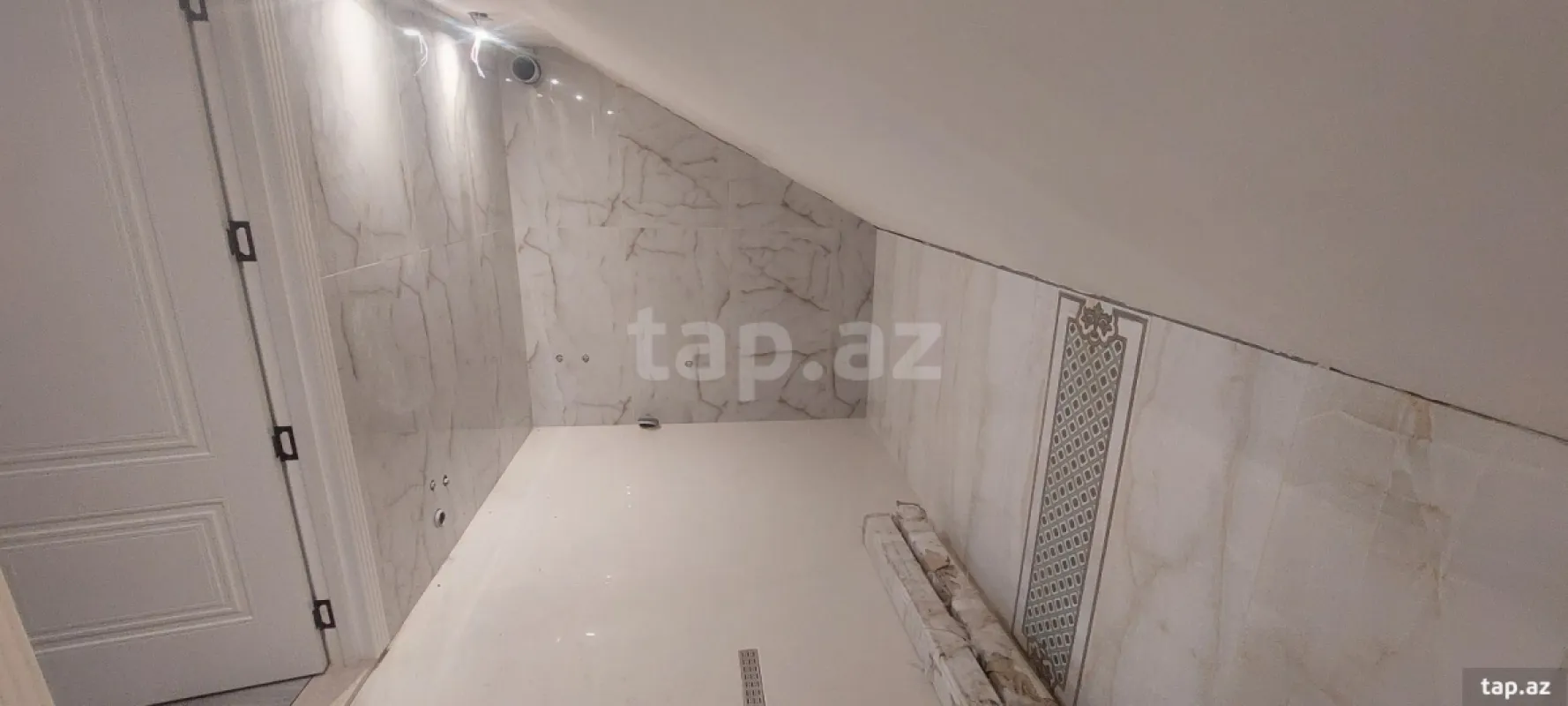 Satılır 5 otaqlı həyət evi