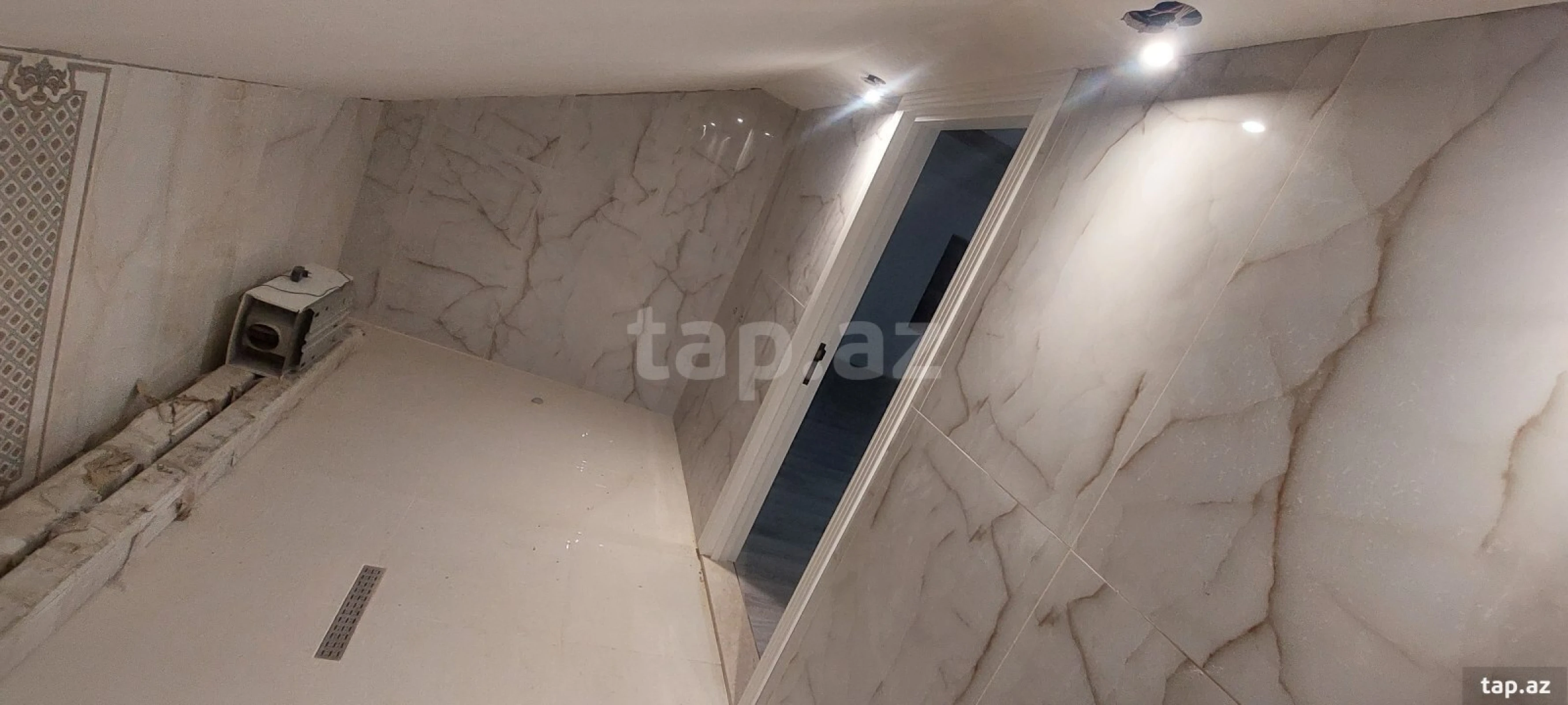 Satılır 5 otaqlı həyət evi