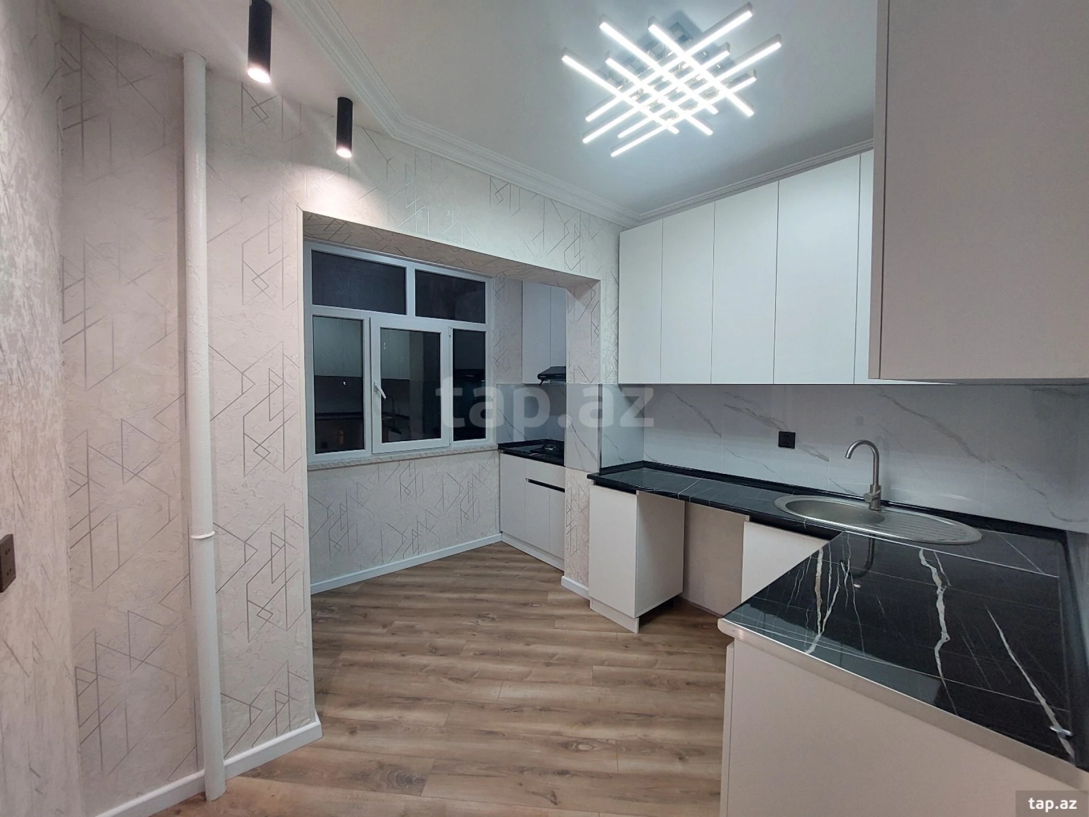 Satılır 3 otaqlı mənzil 88 m²