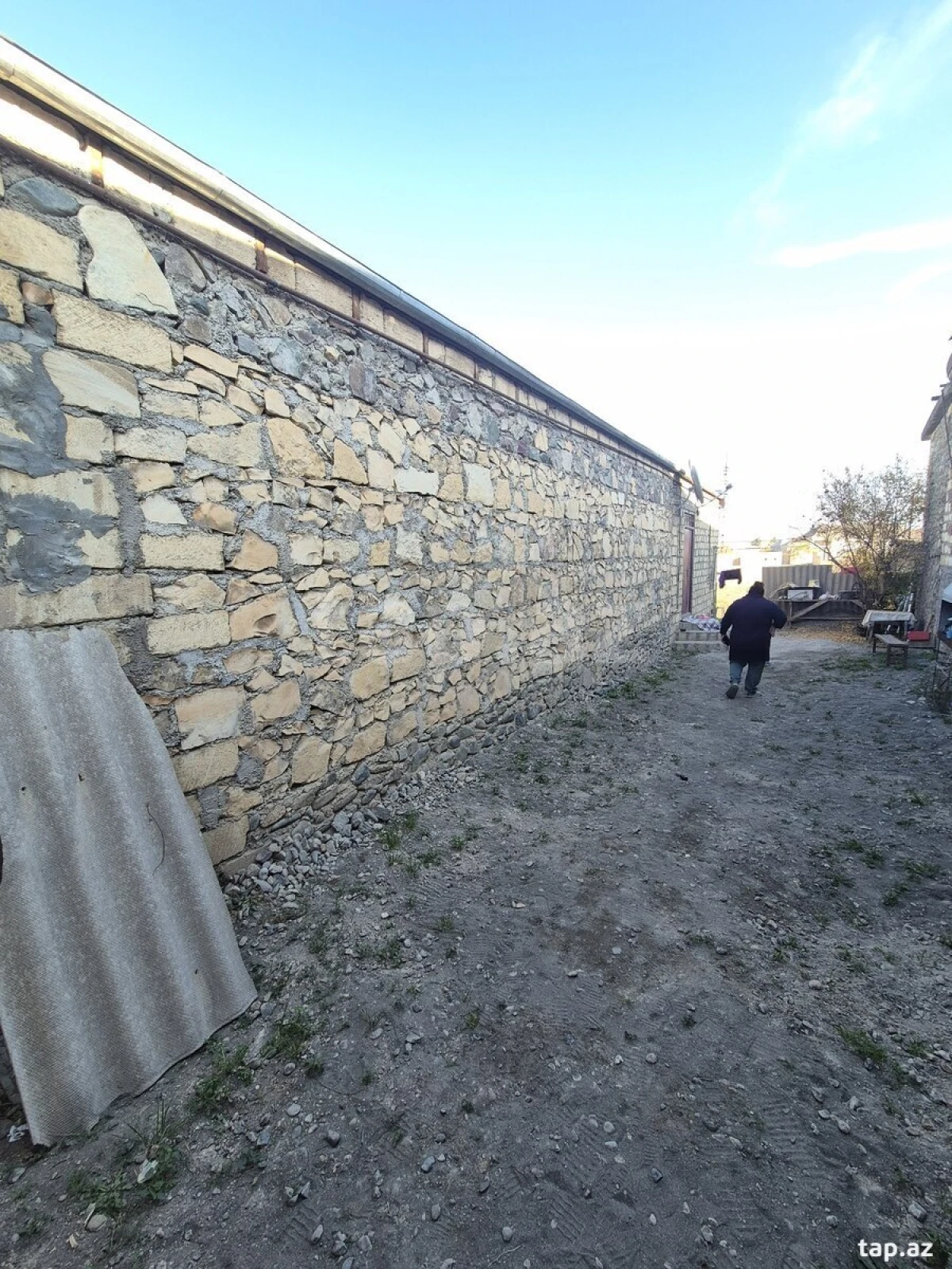 Satılır 5 otaqlı həyət evi