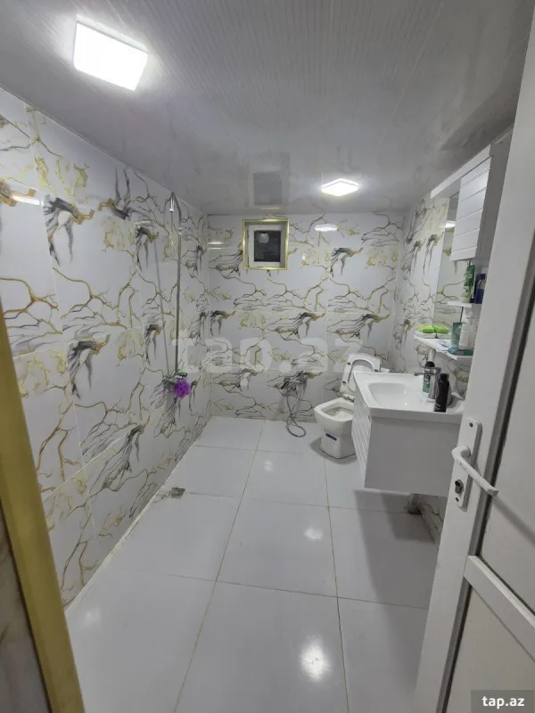 Satılır 5 otaqlı həyət evi