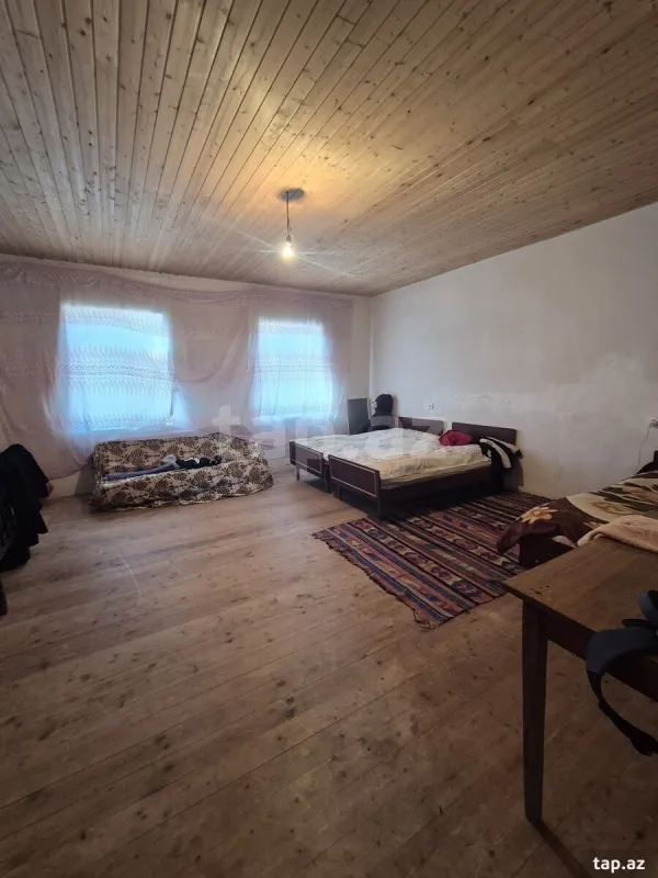 Satılır 5 otaqlı həyət evi