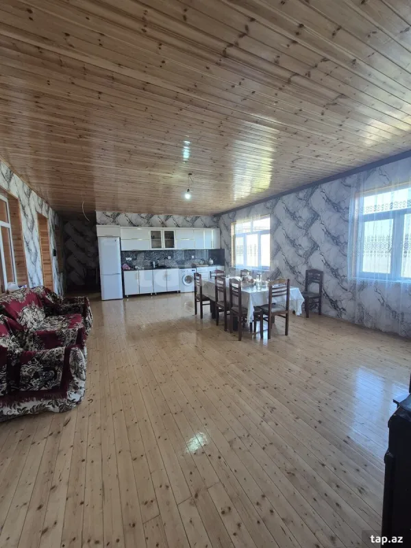 Satılır 5 otaqlı həyət evi