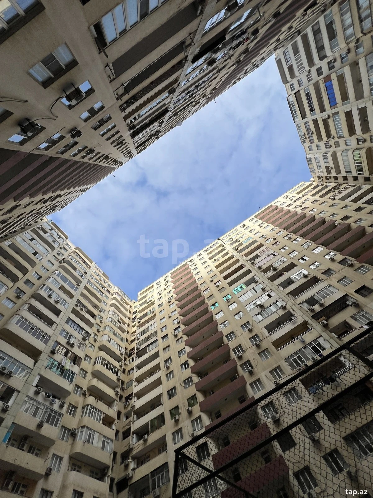 Satılır 3 otaqlı yeni tikili 75 m²